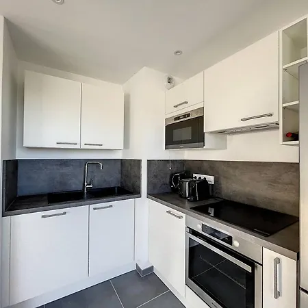 Apartamento T2 Elegant Avec Grande Terrasse A Calvi - Fr-1-719-15